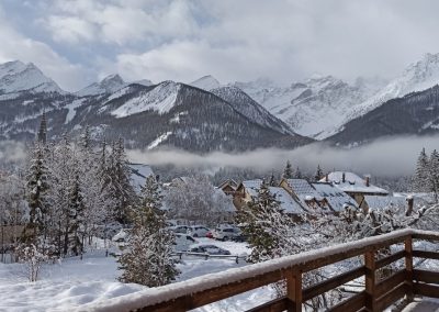 Vue terrasse sur glacier et domaine skiable enneigé chalet en location à le Monêtier les bains, Serre-Chevalier