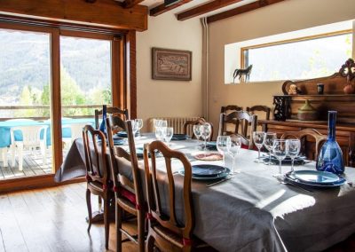 Salle à manger - table pour 10 personnes chalet en location à le Monêtier les bains, Serre-Chevalier